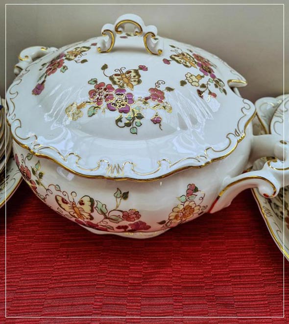 Porcelán leveses tál