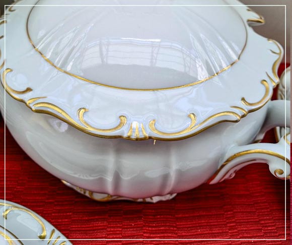 Porcelán leveses tál